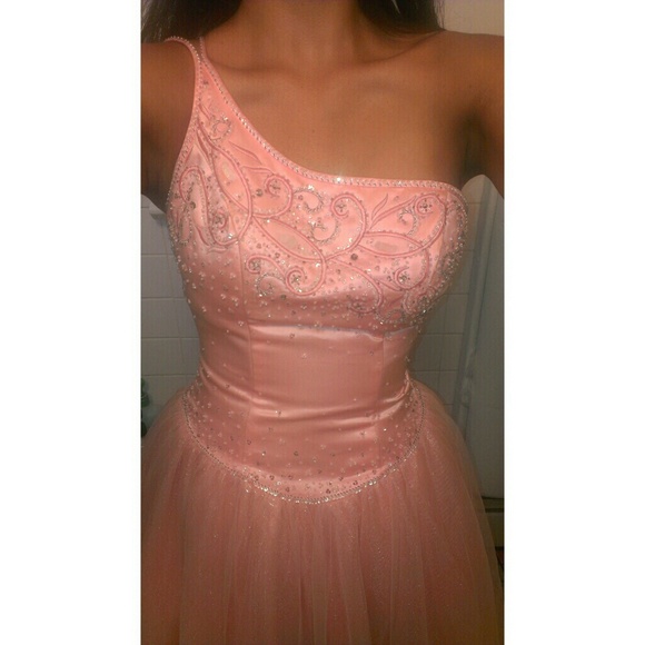 Prom Dress - Picture 2 of 4