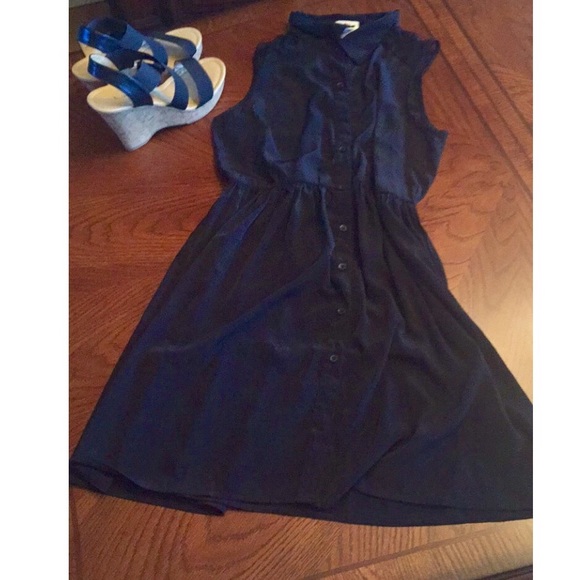 Black Sleeveless Button Down Dress