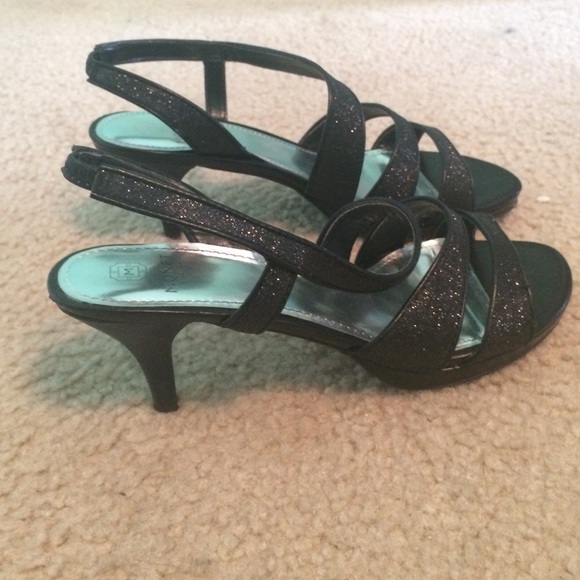 Monet sparkly black heels!