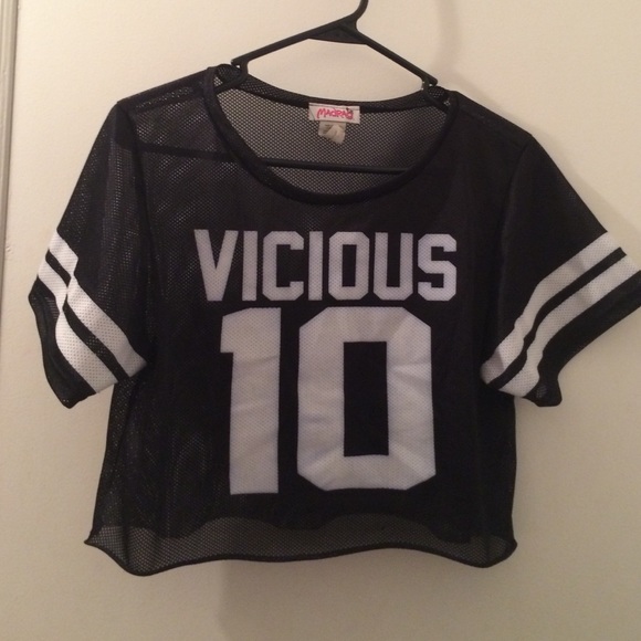 A crop top jersey