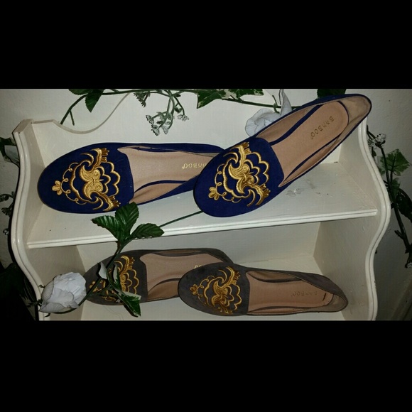 Shoes - Picture 1 of 3
