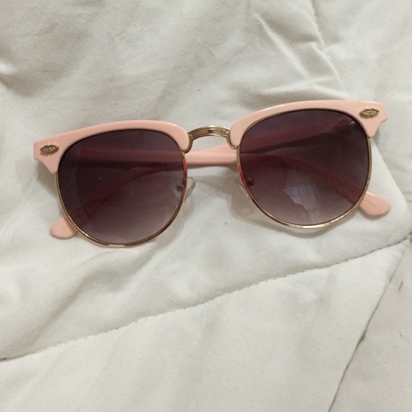 Urban outfitters sunglasses