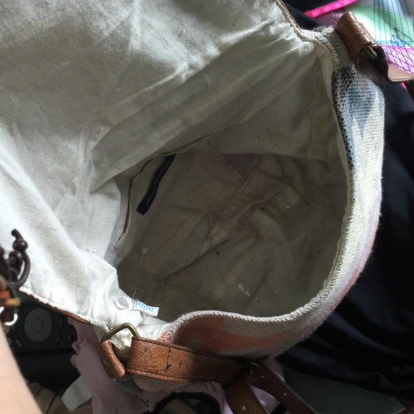 American Eagle cross body - Picture 3 of 3