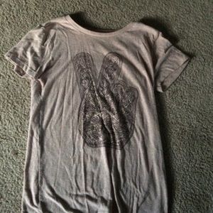 *SOLD* Super cute shirt! 💜