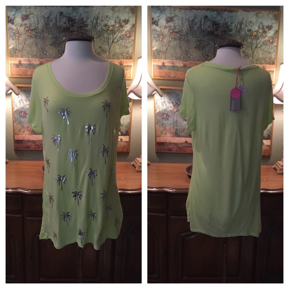 Marisota Tops - Lime green short sleeved top Marisota Tops - Lime green short sleeved top