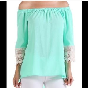 Over The Shoulder Mint Top Size: M