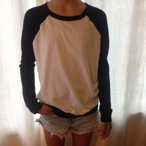 BASEBALL TEE CREWNECK