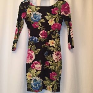 NWT!! Floral bodycon dress
