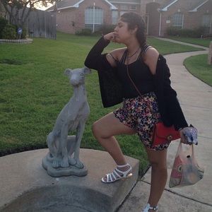 Floral high waisted shorts //