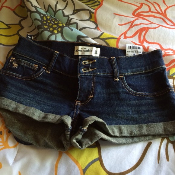 So cute!!😍 SHORTS