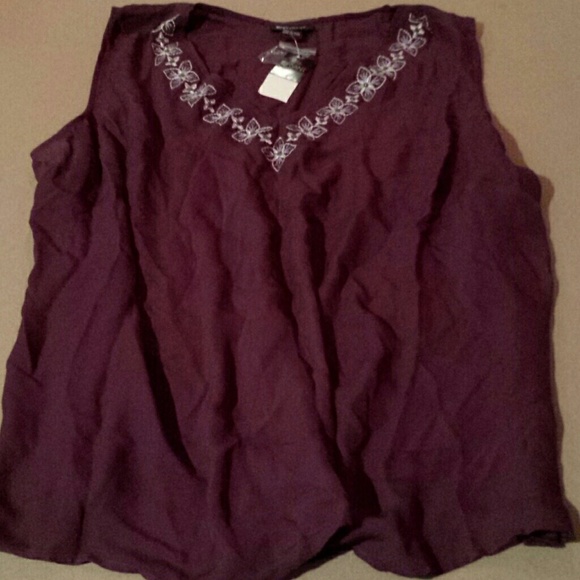 Sleeveless Burgundy shirt size26/28 Lane Bryant