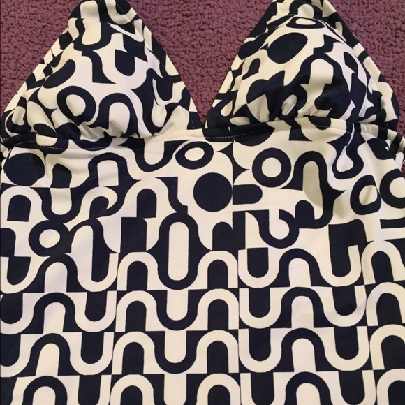 Swimsuit - Picture 2 of 4