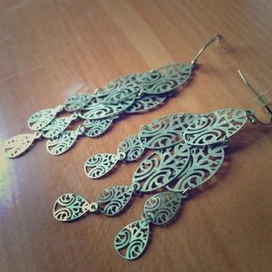 Gold Lia Sophia earrings