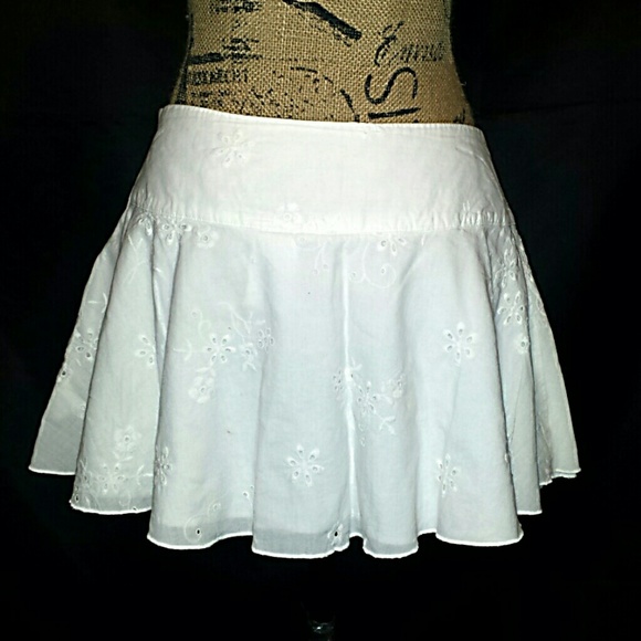 Juniors cute white skirt size 11