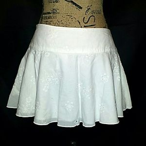 Juniors cute white skirt size 11