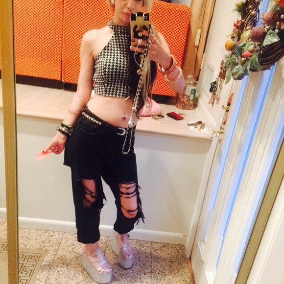 Unif - Picture 1 of 2