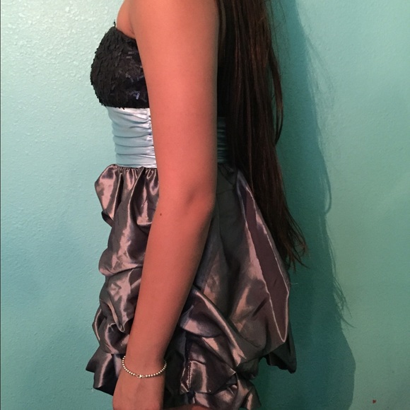 Formal Dress - Picture 2 of 3