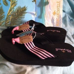 🌺🌸Pink and Black Wedge Sandals 🌺🌸