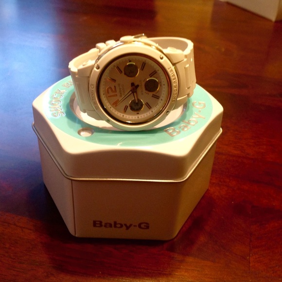 Baby-G White Analog watch⬇️PRICE DROP⬇️