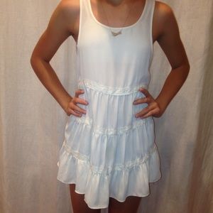 CUTE WHITE FLOWY TOP