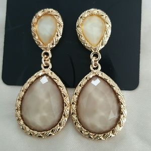 Gold dangle earrings