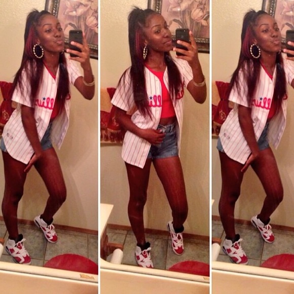 Phillies base ball jersey