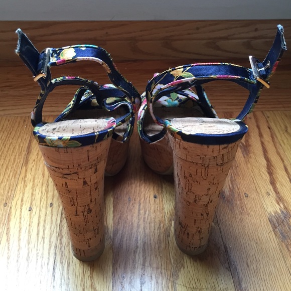 Brand new Chinese Laundry Heels - Picture 3 of 4