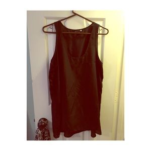 Solid black tank