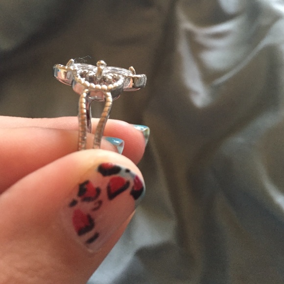 Beautiful statement ring - Picture 3 of 3