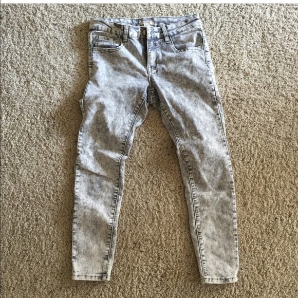 BRAND NEW ACID WASH JEANS