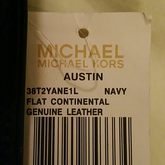 Michael Kors austin navy wallet - Picture 4 of 4