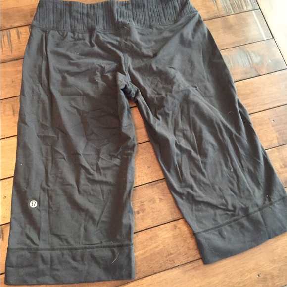 Lululemon all black capris