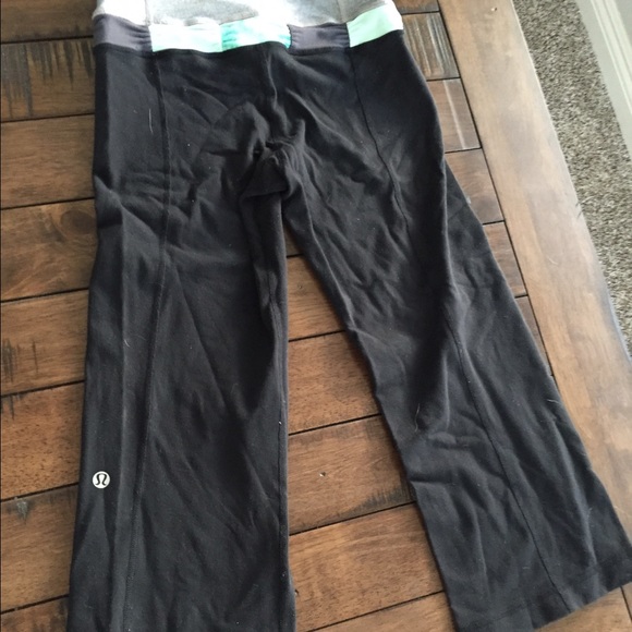 Lululemon capris (colorful top)