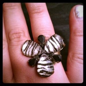 Zebra ring