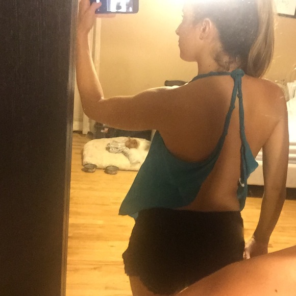 Open back GUESS teaL shirt XS - Picture 2 of 2