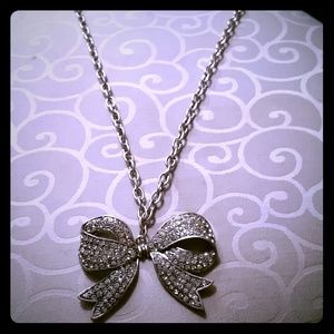 Bow Necklace