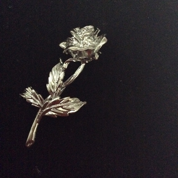 Rose brooch/pin