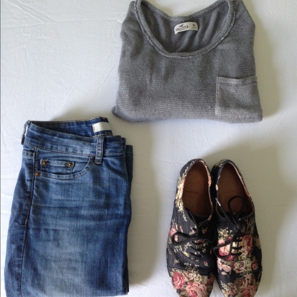 Gray Cropped Sweater