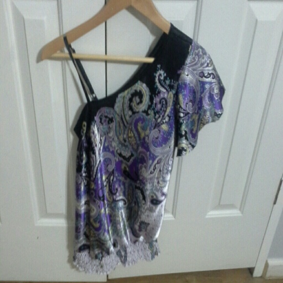 One shoulder top