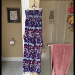 Super cute Aztec print maxi dress
