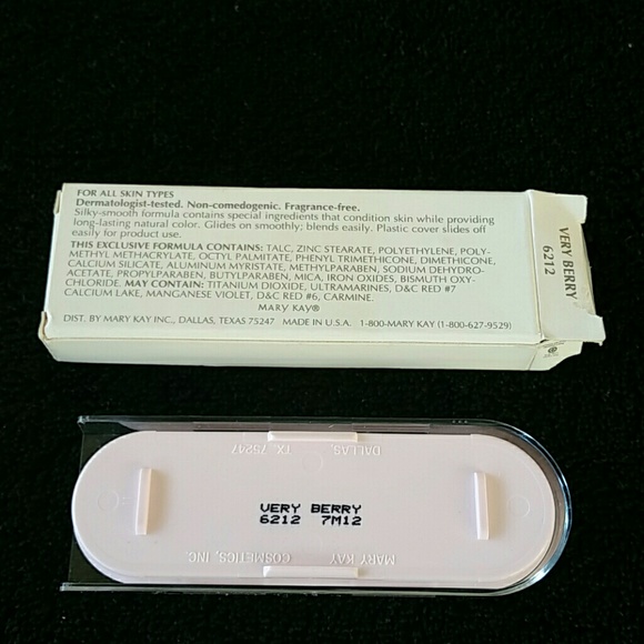 MK Cheek Color - Picture 2 of 2