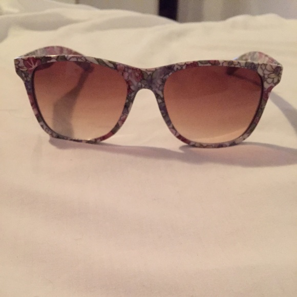 Brand new without tags sunglasses