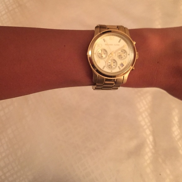 Michael Kors Women's Watch - Picture 2 of 2