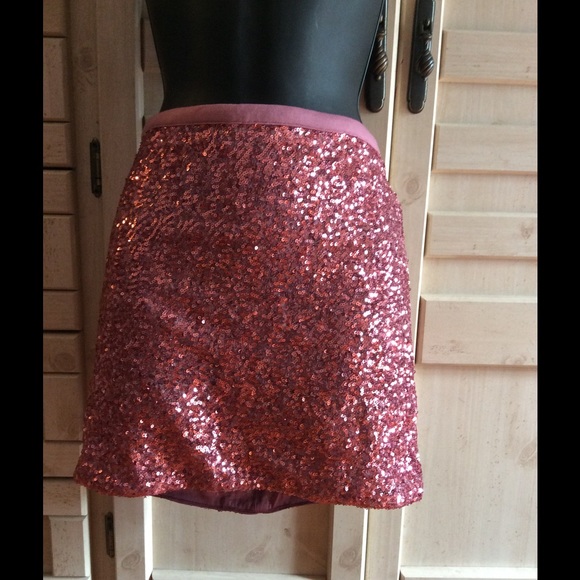 Forever 21 Dresses & Skirts - Forever 21 sequins skirt