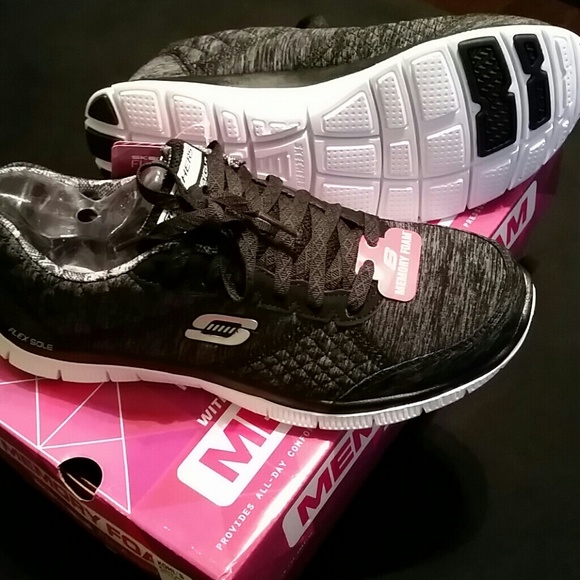 💕🍃New Lovely Sketchers With Memory Foam🍃💕
