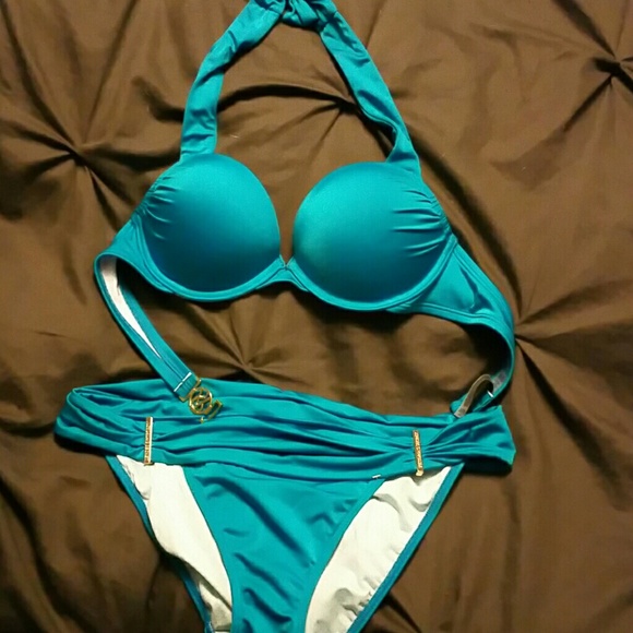 Bombshell bikini