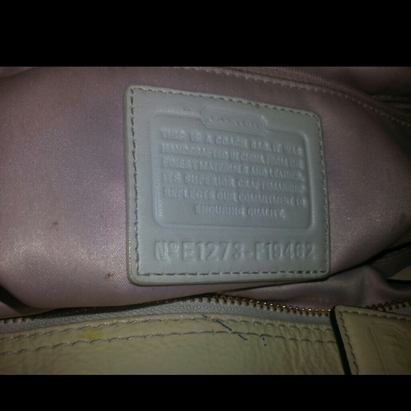 Light yellow Patton leather Embossed Tote bag Coac - Picture 2 of 3