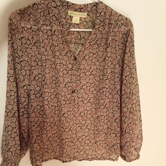 Pretty Floral Blouse From Urban Outfitters SIZE M