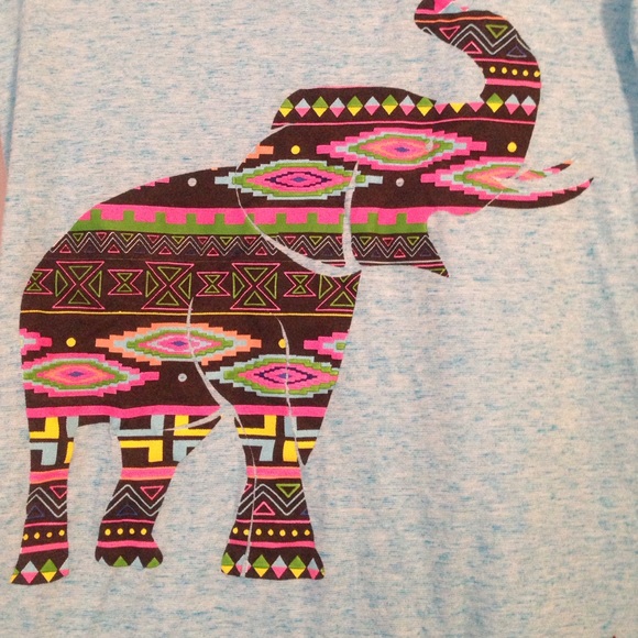 V neck - Picture 2 of 2
