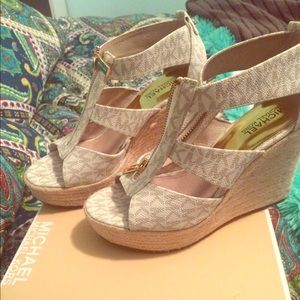 MK WEDGES